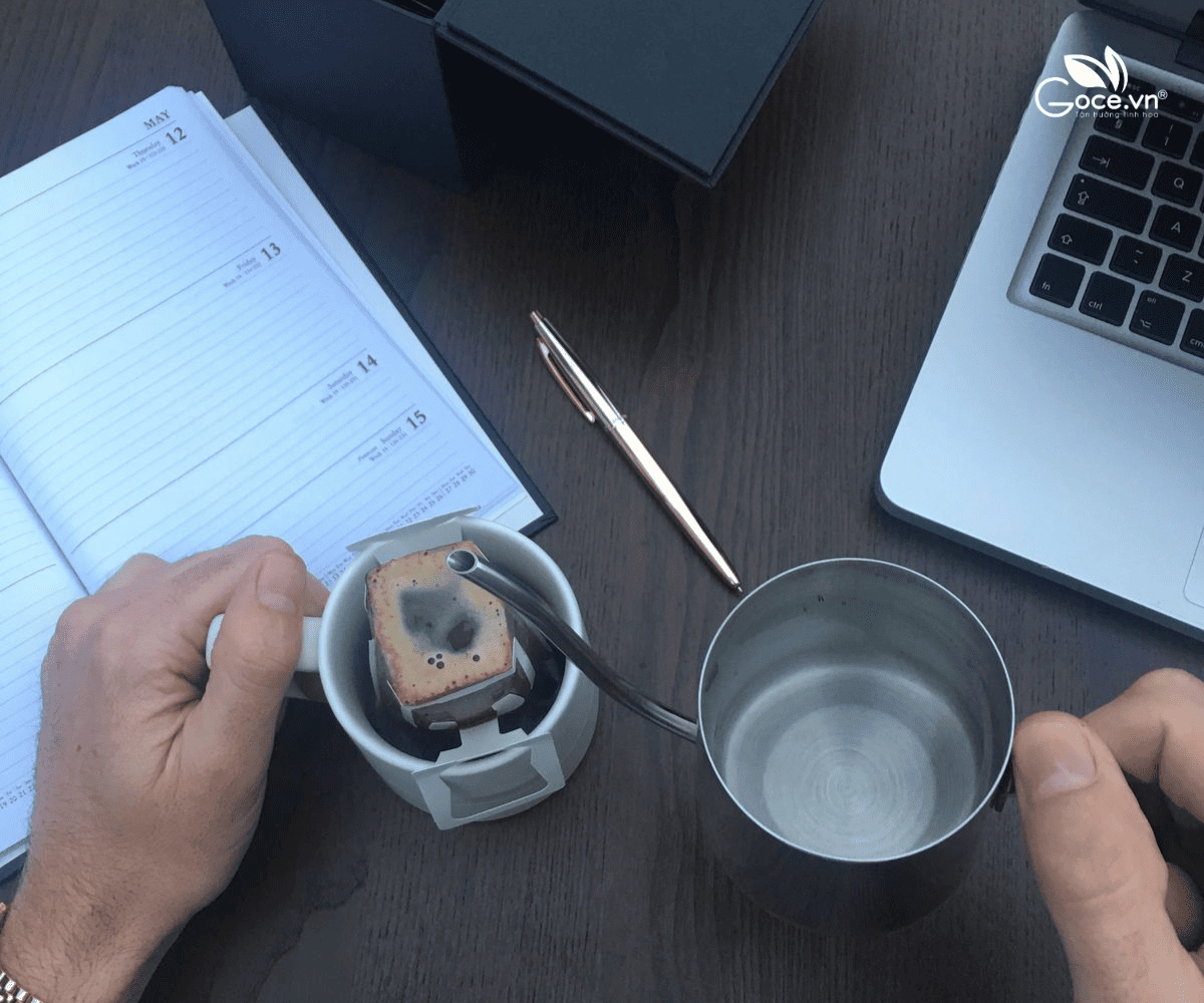Which Drip Bag Coffee Tastes as Bold as Café-Style Brew?